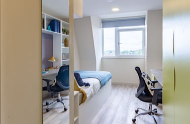 Silver En Suite, The Barn, Bampfylde Street, Newtown, Exeter - Image 3